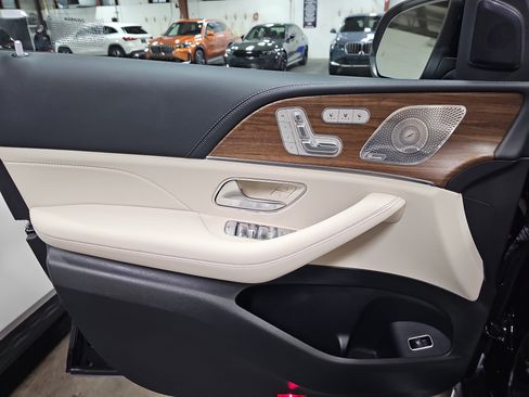 Certified 2026 Mercedes-Benz GLS 450 4MATIC image 30