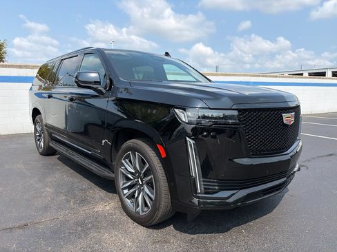 Used 2022 Cadillac Escalade ESV Sport AWD/4WD image 7