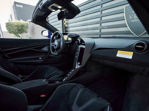 Used 2026 McLaren 750S Spider image 39