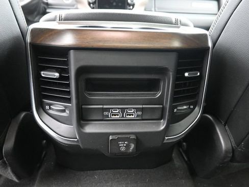 Used 2022 RAM 1500 Laramie AWD/4WD image 14