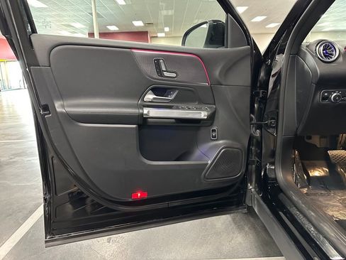 Used 2023 Mercedes-Benz EQB 250+ image 13