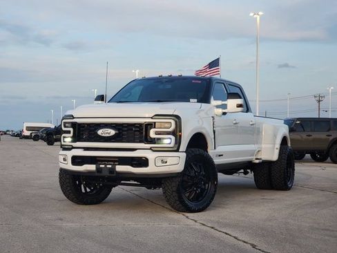 Used 2026 Ford F350 Platinum AWD/4WD image 2