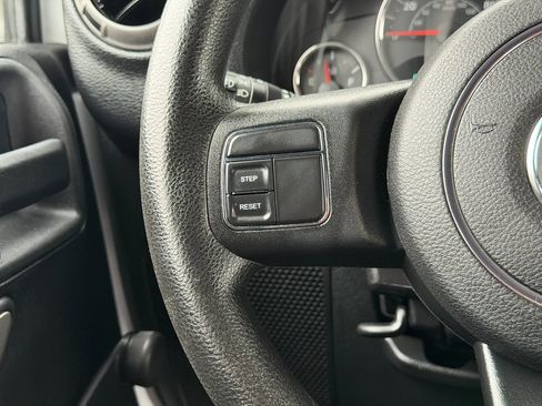 Used 2015 Jeep Wrangler Sport AWD/4WD image 30