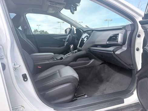 Used 2025 Subaru Outback Onyx Edition image 29