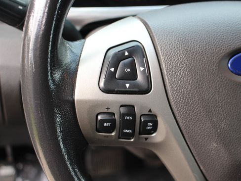 Used 2014 Ford Taurus SEL w/ Equipment Group 201A FWD image 19