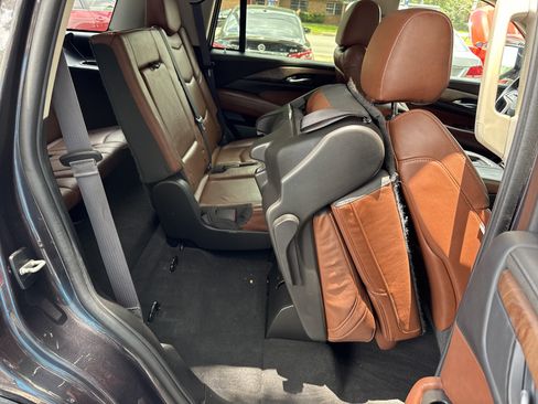 Used 2015 Cadillac Escalade Premium AWD/4WD image 36
