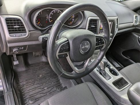 Certified 2018 Jeep Grand Cherokee Laredo image 10