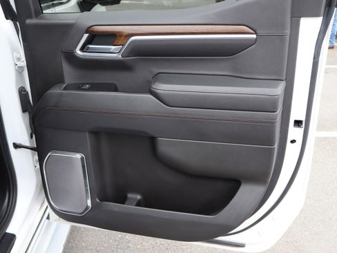 Used 2022 Chevrolet Silverado 1500 High Country w/ High Country Premium Package image 35