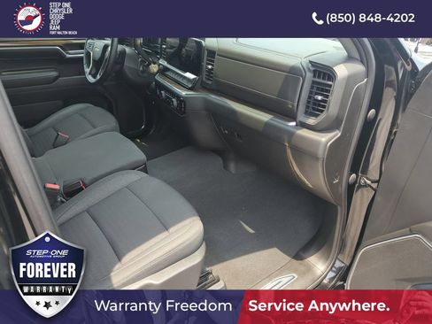 Used 2023 Chevrolet Silverado 1500 LT AWD/4WD image 32