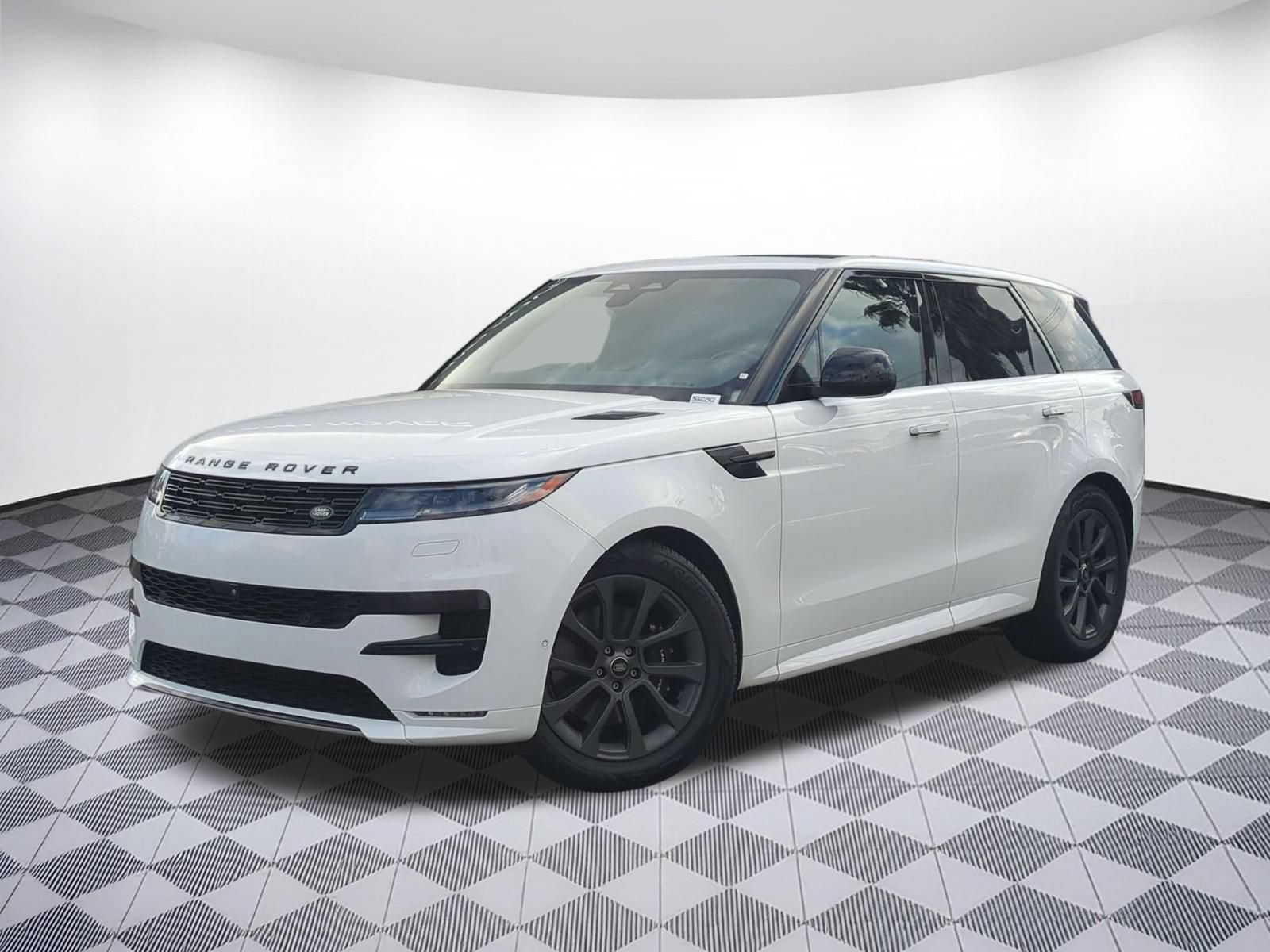 Used 2024 Land Rover Range Rover Sport Dynamic SE AWD/4WD image 1