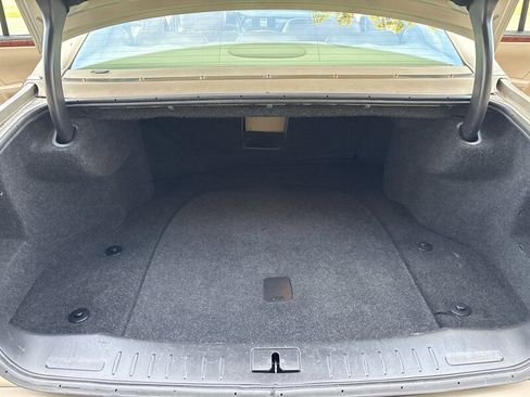 Used 2007 Cadillac DTS w/ Trunk Convenience Package FWD image 30