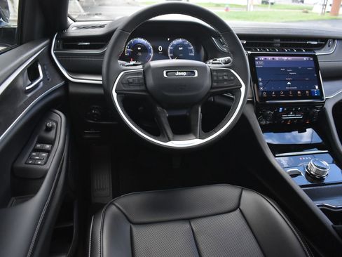 New 2025 Jeep Grand Cherokee Limited w/ Trailer Tow Package image 19