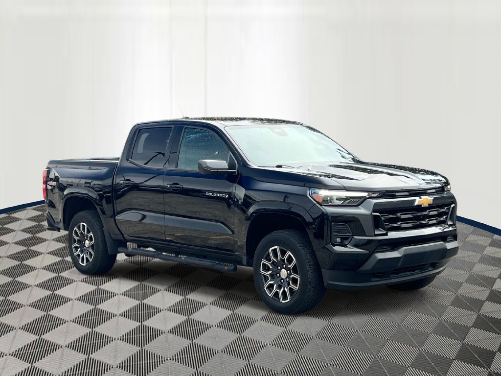 Used 2024 Chevrolet Colorado LT w/ LT Convenience Package III AWD/4WD image 5