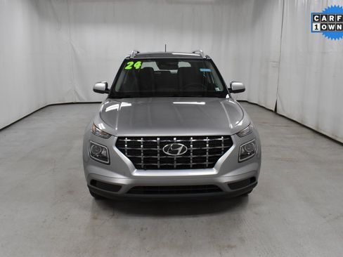 Used 2024 Hyundai Venue SEL image 4