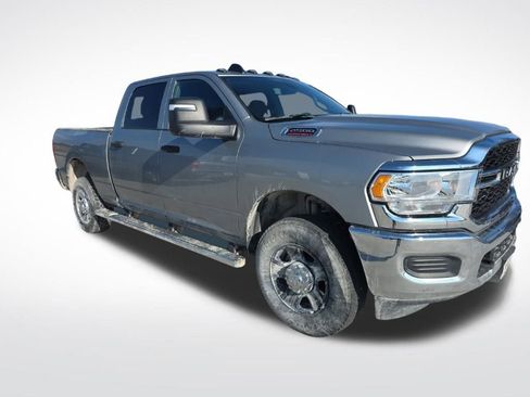 Used 2024 RAM 2500 Tradesman w/ Chrome Appearance Group image 9