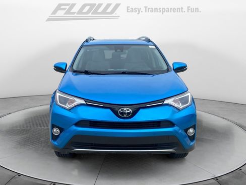 Used 2018 Toyota RAV4 XLE AWD/4WD image 3