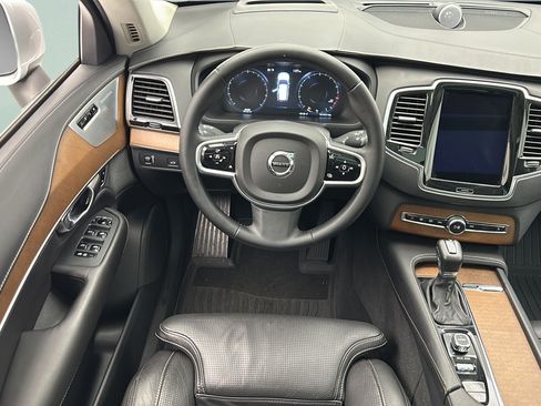 Used 2017 Volvo XC90 T6 Inscription w/ Vision Package AWD/4WD image 11