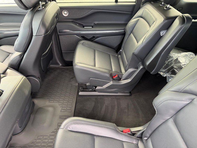 Used 2025 Lincoln Navigator Reserve w/ Jet Appearance Package AWD/4WD image 11