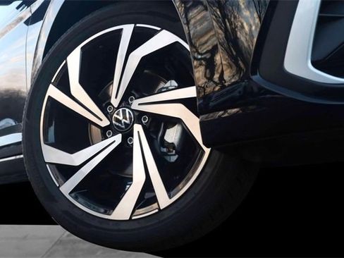 New 2026 Volkswagen Jetta SEL image 3