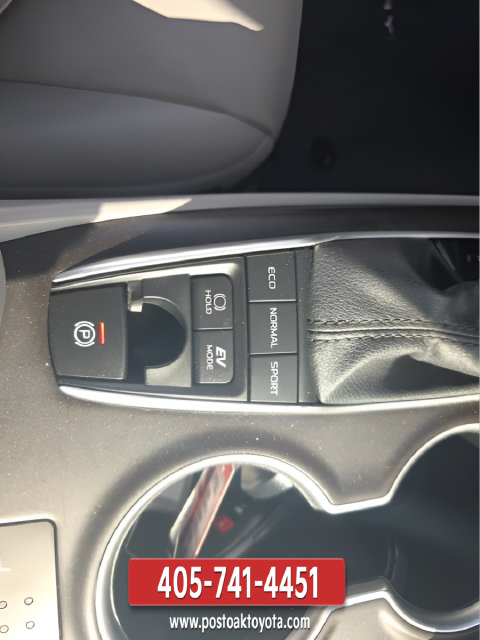 Used 2024 Toyota Camry XLE FWD image 18