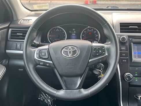 Used 2017 Toyota Camry SE FWD image 14