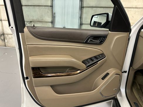 Used 2016 GMC Yukon XL SLT w/ Open Road Package image 32