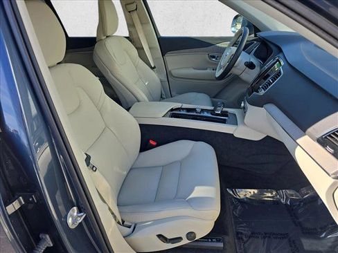 Used 2025 Volvo XC90 B6 Plus w/ Protection Package Premier image 10