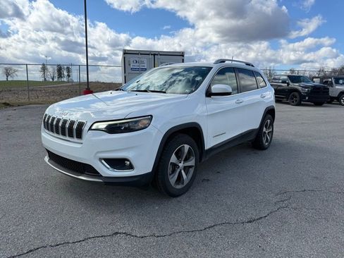 Used 2019 Jeep Cherokee Limited image 3