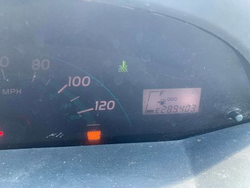 Used 2007 Toyota Yaris 2-Door Hatchback image 10