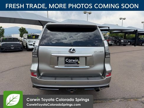 Used 2023 Lexus GX 460 Premium w/ Accessory Package AWD/4WD image 7