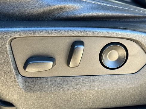 Used 2021 Chevrolet Suburban LT image 24