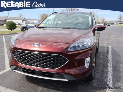 Used 2021 Ford Escape Titanium w/ Class II Trailer Tow Package image 12