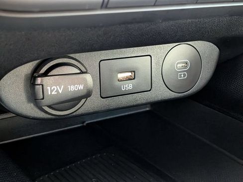 Used 2025 Hyundai Elantra Limited FWD image 24