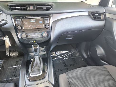 Certified 2022 Nissan Rogue Sport S image 16