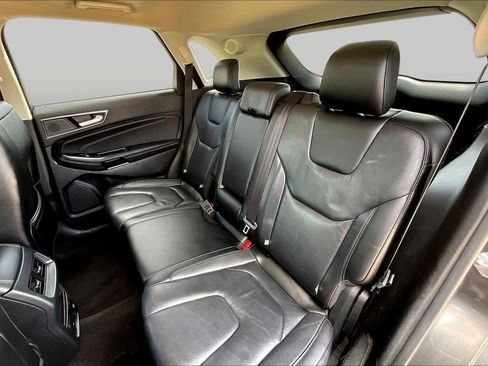 Used 2020 Ford Edge Titanium FWD image 21