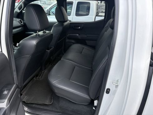 Used 2023 Toyota Tacoma TRD Sport w/ TRD Premium Sport Package AWD/4WD image 7