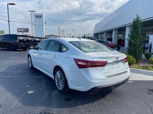 Used 2018 Toyota Avalon Limited FWD image 3