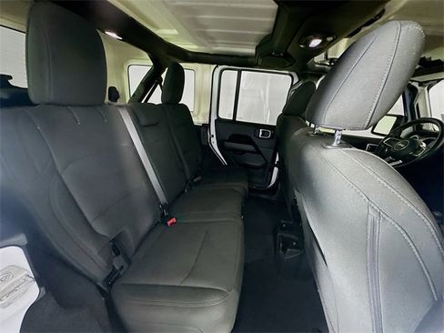 Used 2018 Jeep Wrangler Unlimited Sahara w/ Cold Weather Group image 22