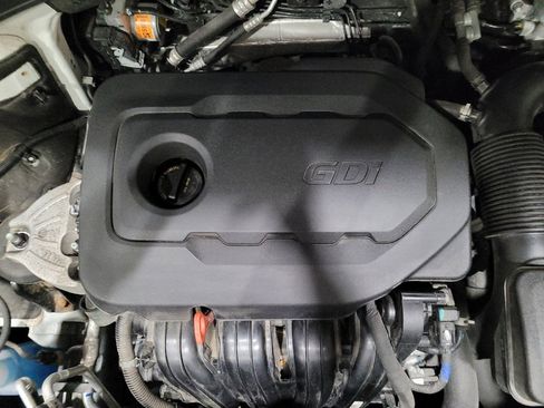 Used 2019 Hyundai Santa Fe SE image 30