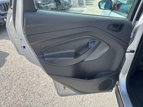 Used 2018 Ford Escape S image 7