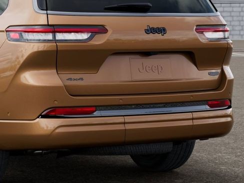New 2026 Jeep Grand Cherokee L Summit AWD/4WD image 13