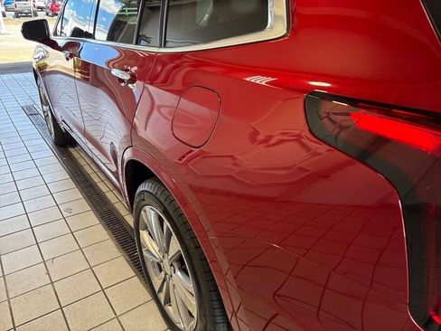 Used 2023 Cadillac XT6 Premium Luxury FWD image 19
