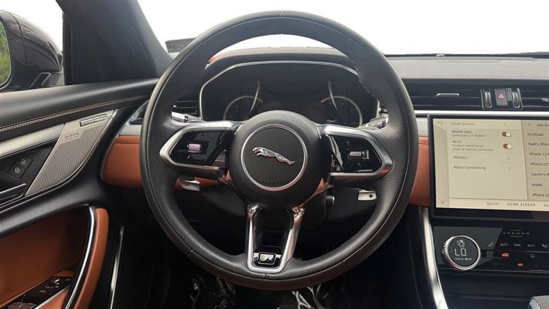 Used 2022 Jaguar XF R-Dynamic SE AWD/4WD image 13