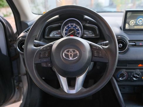 Used 2017 Toyota Yaris iA FWD image 12