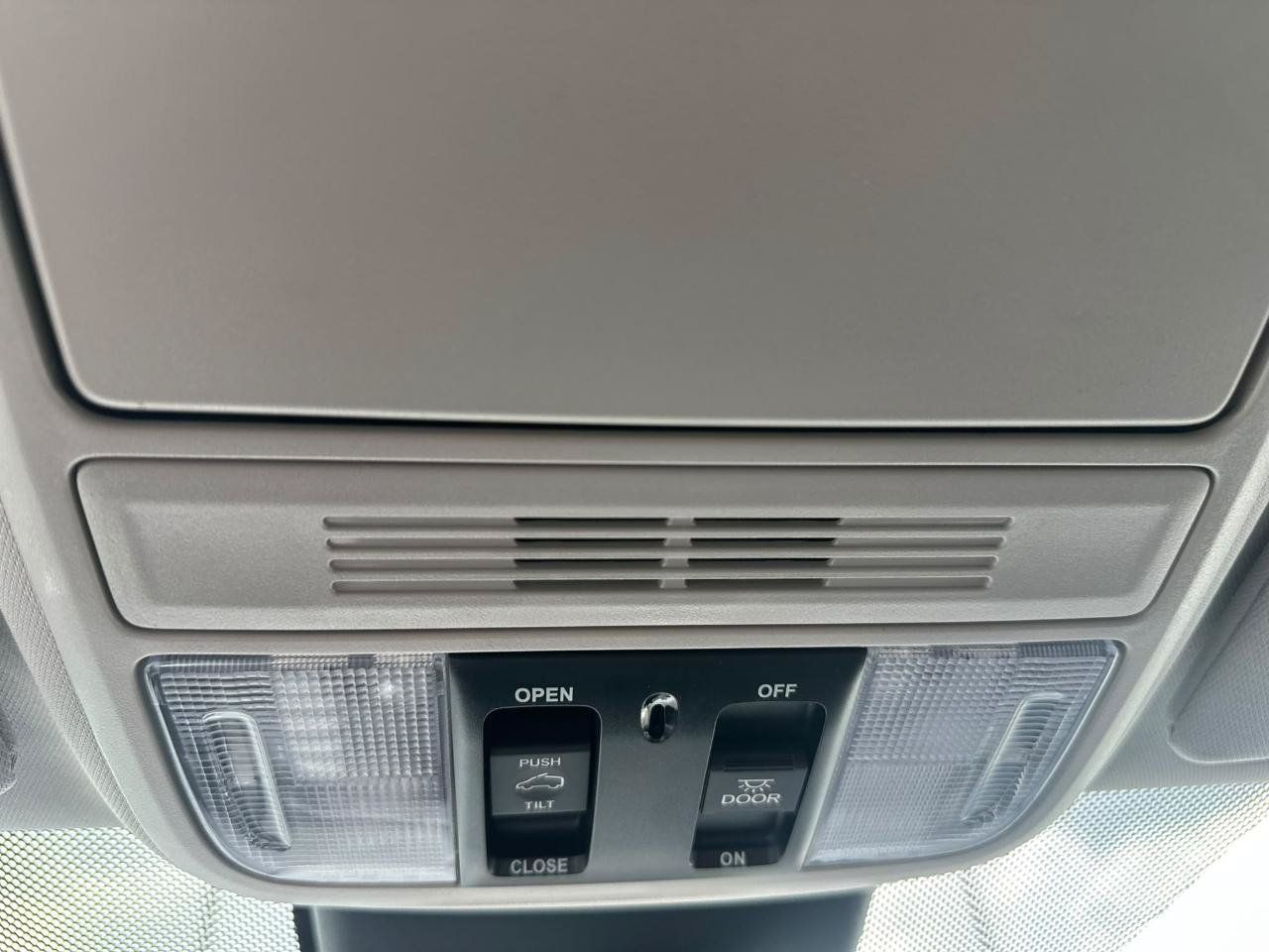 Used 2025 Honda Odyssey EX-L image 31