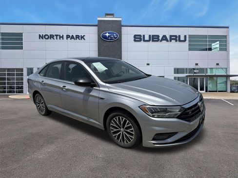 Used 2020 Volkswagen Jetta R-Line FWD image 1