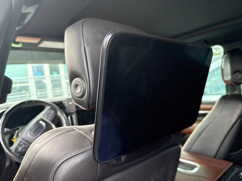 Used 2023 GMC Yukon Denali Ultimate AWD/4WD image 7