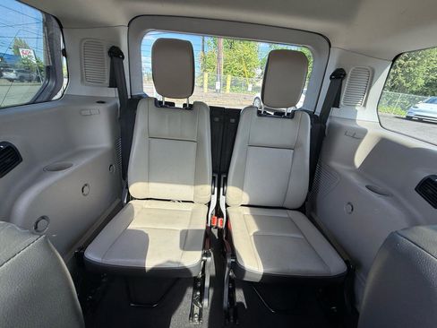 Used 2016 Ford Transit Connect Titanium FWD image 14