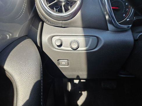 Used 2025 Chevrolet Blazer LT AWD/4WD image 29