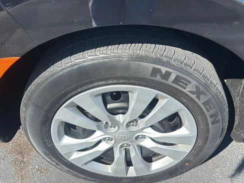 Used 2020 Kia Soul LX FWD image 29